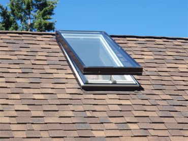 Commercial building with skylights